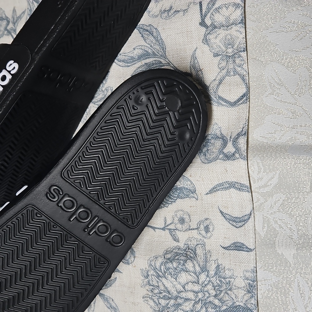 Adidas slides - Picture 2 of 4